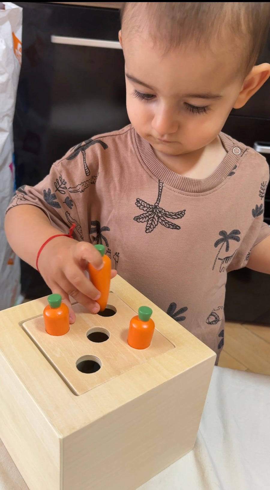 Самостоятелна игра: как да си "откраднеш" 20–30 минутки за себе си всеки ден